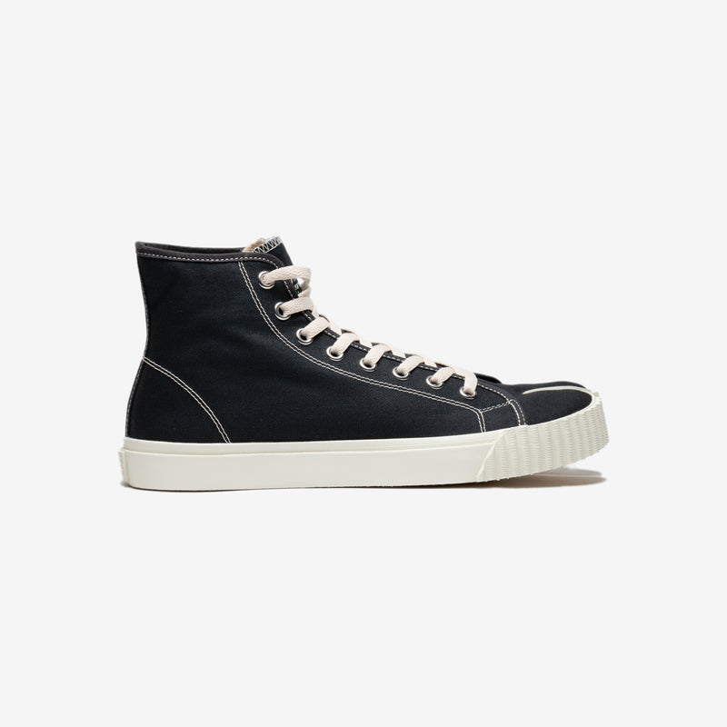 Maison Margiela - Tabi High Sneakers in Black